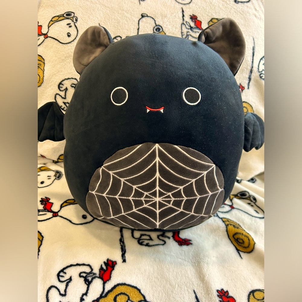 Emily the bat 🦇 Select series Squishmallow